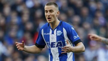 Rodrigo Ely con el Alavés.
