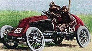 <b>DOS HERMANOS.</B> Dos de los cinco hermanos Renault participaron en aquella prueba. Louis fue el fundador de la empresa automovilística y marchaba segundo cuando se suspendió; Marcel (en la imagen) perdió la vida en uno de los numerosos accidentes.