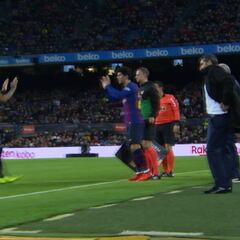 Así fue el enojo de los hinchas del Barça por el cambio de Vidal