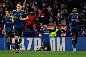 1-1. Anthony Elanga celebra el gol del empate.