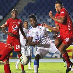 16 equipos luchan por clasificar a octavos de Copa Águila