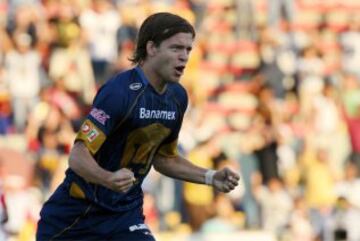 Jugó con Pumas del Apertura 2007 al Apertura 2008