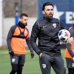 El Andorra planifica altas, bajas y la renovación de Sarabia