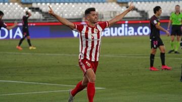 1x1 del Almería: mariscal Maras y goleador De la Hoz