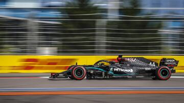 Lewis Hamilton (Mercedes W11). Sochi, Rusia. F1 2020.