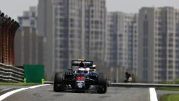 Button, durante los libres de hoy en Shanghái.