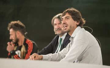 Foro sobre el reto 42 vs 1 con Chema Martínez, Guillermo Jiménez y Jorge Benito, moderando el subdirector de Diario AS, Juan Gutiérrez.