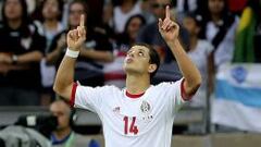 Doblete de Chicharito ante Japón para la honra de México