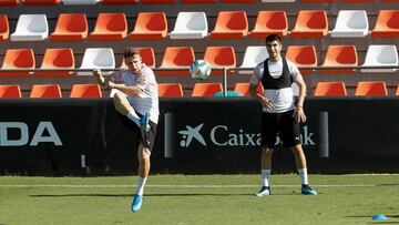 Carlos Soler y Kevin Gameiro ya se ejercitan en la Ciudad Deportiva del Valencia.