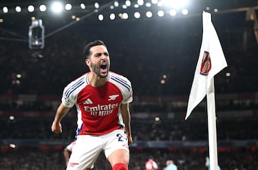 La rabia de Mikel Merino tras anotar el tercer gol del encuentro ante el Real Madrid.