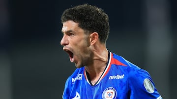 Jose Rivero of Cruz Azul during the semi-finals first leg match between Cruz Azul and Tigres UANL, as part of the Liga BBVA MX, Torneo Apertura 2025 at Olimpico Universitario Stadium, on December 03, 2025 in Mexico City, Mexico.