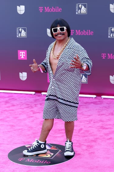 Chaparro Chuacheneger posa en la alfombra roja de los premios 'Lo Nuestro'
