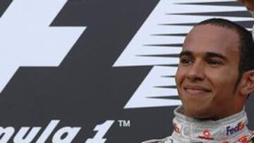 <b>BUENAS MANERAS.</b> Hamilton se ha apresurado a aclarar que no dijo a Dennis "no me vuelvas a hablar así en tu p... vida".