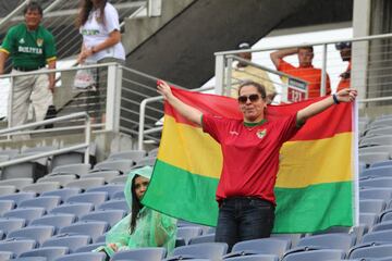 Las aficiones del Panamá-Bolivia en Orlando.