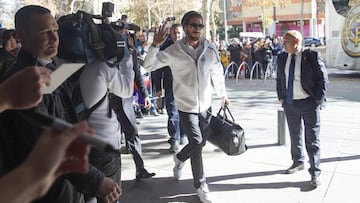 Ramos, aclamado en la llegada del Real Madrid a Sevilla