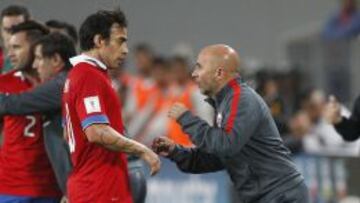 Sampaoli junto a Jorge Valdivia, su jugador fetiche en la Roja.