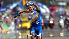 Juan Antonio Flecha celebrando su victoria en el Tour de 2003.