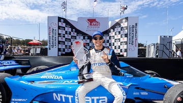 USA9889. LAGUNA SECA (CA, EEUU), 11/09/2022.- Fotografía cedida por la IndyCar donde aparece el piloto español Álex Palou del equipo Chip Ganassi mientras celebra su victoria en la última carrera de IndyCar junto a su equipo este domingo en Laguna Seca, una pista de carreras cerca de Salinas, California. Palou (Chip Ganassi) ganó este domingo en Laguna Seca la última carrera de IndyCar en 2022 superando a un Will Power (Team Penske) que partió desde la pole y que terminó tercero para proclamarse campeón de esta temporada logrando así su segundo título. EFE/Travis Hinkle/IndyCar /SOLO USO EDITORIAL /NO VENTAS /SOLO DISPONIBLE PARA ILUSTRAR LA NOTICIA QUE ACOMPAÑA /CRÉDITO OBLIGATORIO