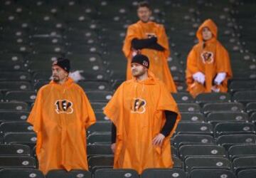 Estos no est¨¢n disfrazados de bombonas de butano ni de conos de tr¨¢fico, es que ayer en Cincinnati llovi¨® a mares. Y no solo climatol¨®gicamente hablando.