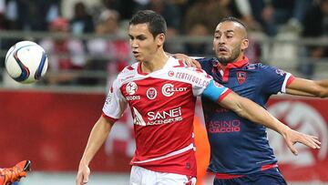 El Betis, tras los pasos del central argelino Aïssa Mandi