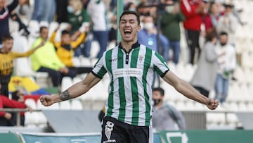Fuentes celebra un gol con el Córdoba