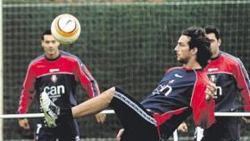 <b>FIESTA.</b> La plantilla osasunista vivió ayer un día singular.