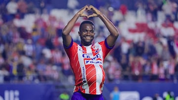 Vitor Ferreira -Vitinho- celebrates his goal 1-0 of San Luis during the 6th round match between Atletico de San Luis and Atlas as part of the Liga BBVA MX, Torneo Apertura 2024 at Alfonso Lastras Stadium on August 30, 2024 in San Luis Potosi, Mexico.