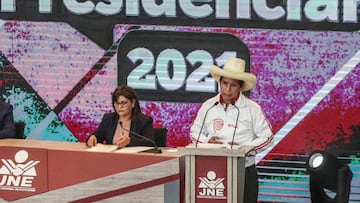 Arequipa (Peru), 30/05/2021.- Peruvian presidential candidate Pedro Castillo (R) of Peru Libre speaks during a debate with Keiko Fujimori (not pictured) of Fuerza Popular in Arequipa, Peru, 30 May 2021. The second round of the Peruvian Presidential elections will be held on 06 June 2021. (Elecciones) EFE/EPA/SEBASTIAN CASTANEDA POOL