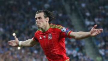 Bale se sale con Gales: doblete y un pase para mirar a la Eurocopa