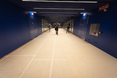 Vista del tunel de acceso a los vestuarios.
