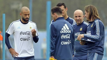 Javier Mascherano durante una sesi&oacute;n de entrenamiento con la Selecci&oacute;n Argentina