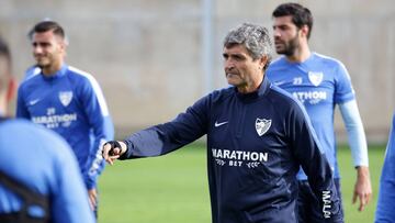 El entrenador, Juande Ramos, durante un entrenamiento del M&aacute;laga.