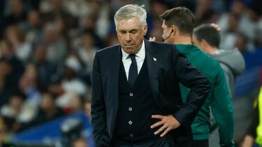 MADRID, 05/11/2024.- El técnico italiano del Real Madrid, Carlo Ancelotti, durante el encuentro correspondiente a la fase regular de la Liga de Campeones que disputan hoy martes Real Madrid y Milan en el estadio Santiago Bernabéu, en Madrid. EFE / Juanjo Martín.