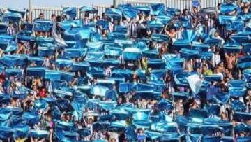 <b>AMBIENTAZO. </b>El Málaga será recibido mañana por un tifo de 9.000 cartulinas que cubrirán toda la grada de Preferencia.