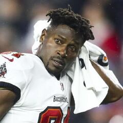 Former Bucs WR Antonio Brown talks about his mental health