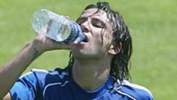 <b>DISTANCIADO.</b> El delantero sevillano es uno de los jugadores atléticos que mantiene más distancia con la directiva