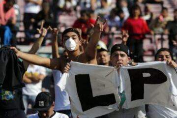 Hinchas de Colo Colo en un nuevo Superclásico. 