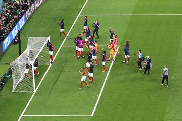 La selección francesa celebra la victoria y la clasificación para la final del Mundial.