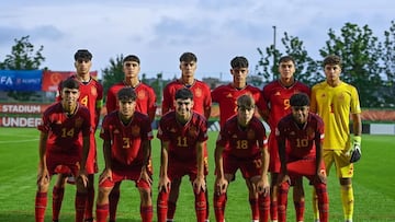Aquella España sub 17, con Izan y Lamine.
