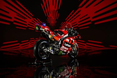 Así es la Desmosedici GP25 de Marc Márquez y Pecco Bagnaia, la nueva moto de la escudería Ducati Lenovo para la temporada 2025 de Moto GP.