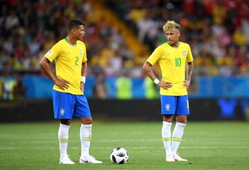 Los jugadores del PSG, Neymar y Thiago Silva, con Brasil.