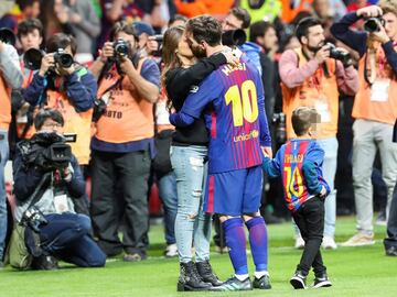 Leo Messi con su esposa, Antonella Rocuzzo y su hijo.