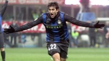 Diego Milito marcó el gol que dio el triunfo al Inter contra el Nápoles.