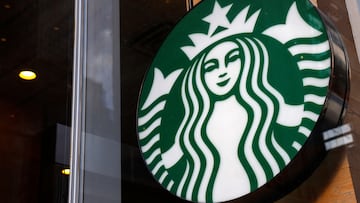 The announcement from Starbucks corporate detailing changes to the chain’s uniform has not been met with enthusiasm by workers.