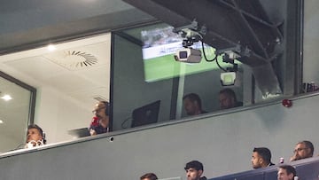 Flick, cuando la distancia es un abismo