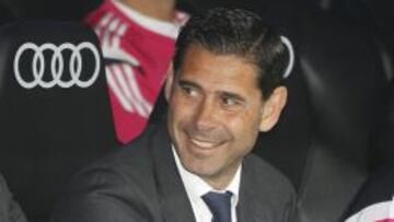 Fernando Hierro, en el banquillo del Santiago Bernabéu