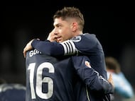 A late, deflected winner by Fede Valverde earned Real Madrid a crucial victory in their pursuit of LaLiga leaders Barcelona.