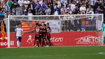 Los jugadores rojillos celebran la primera diana del partido ante el Zaragoza.