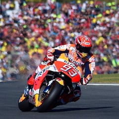 Márquez se consagra en Valencia con su cuarto título de MotoGP