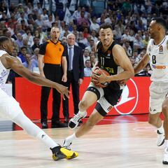 Danté Exum salió en muletas tras la pelea en el WiZink Center